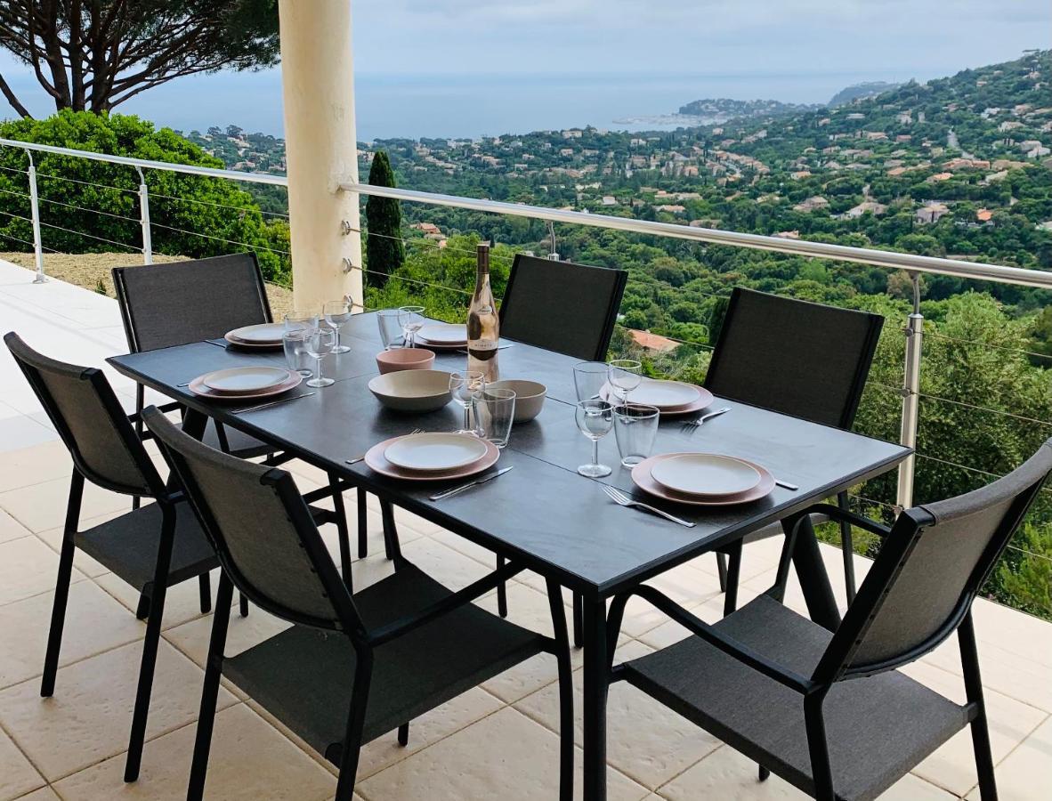 Maison Avec Vue Panoramique Cavalaire-sur-Mer Exteriör bild